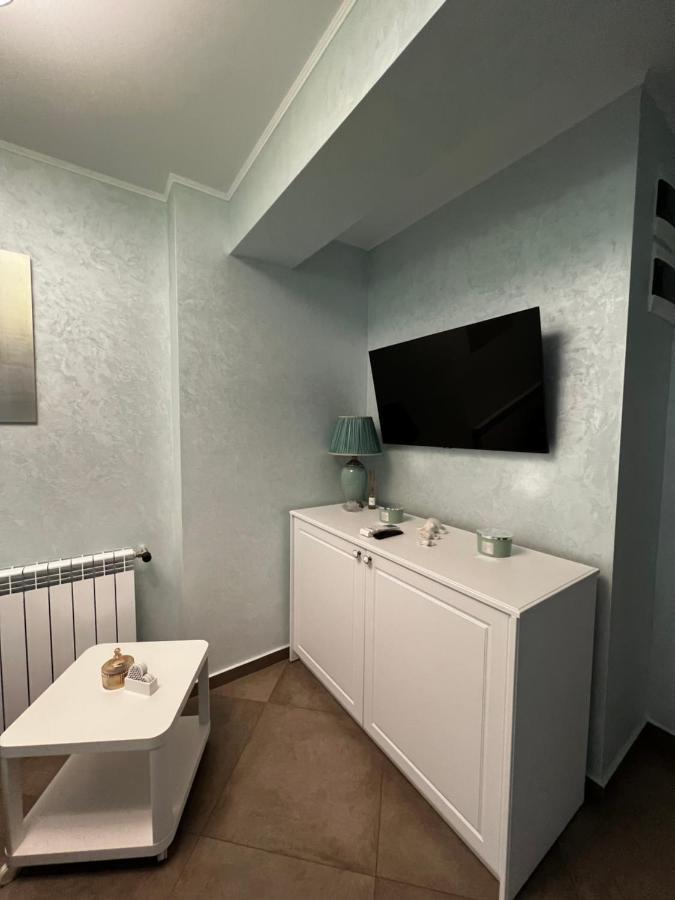 شقة Myosotis Mamaia Studio By The Lake المظهر الخارجي الصورة